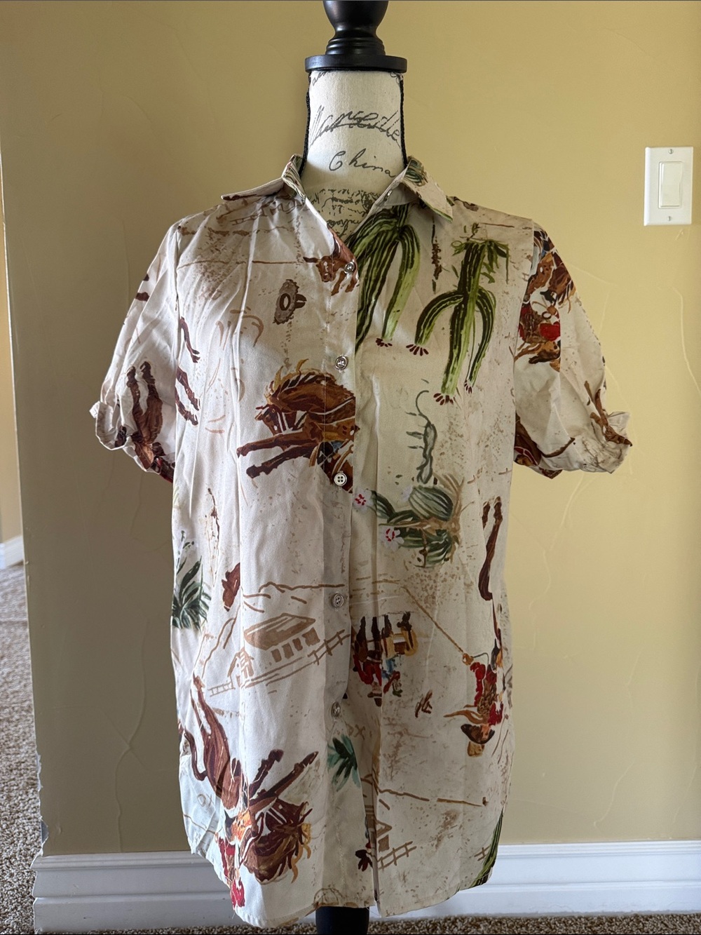 Women’s Cream Tropical Print Button-Down Shirt